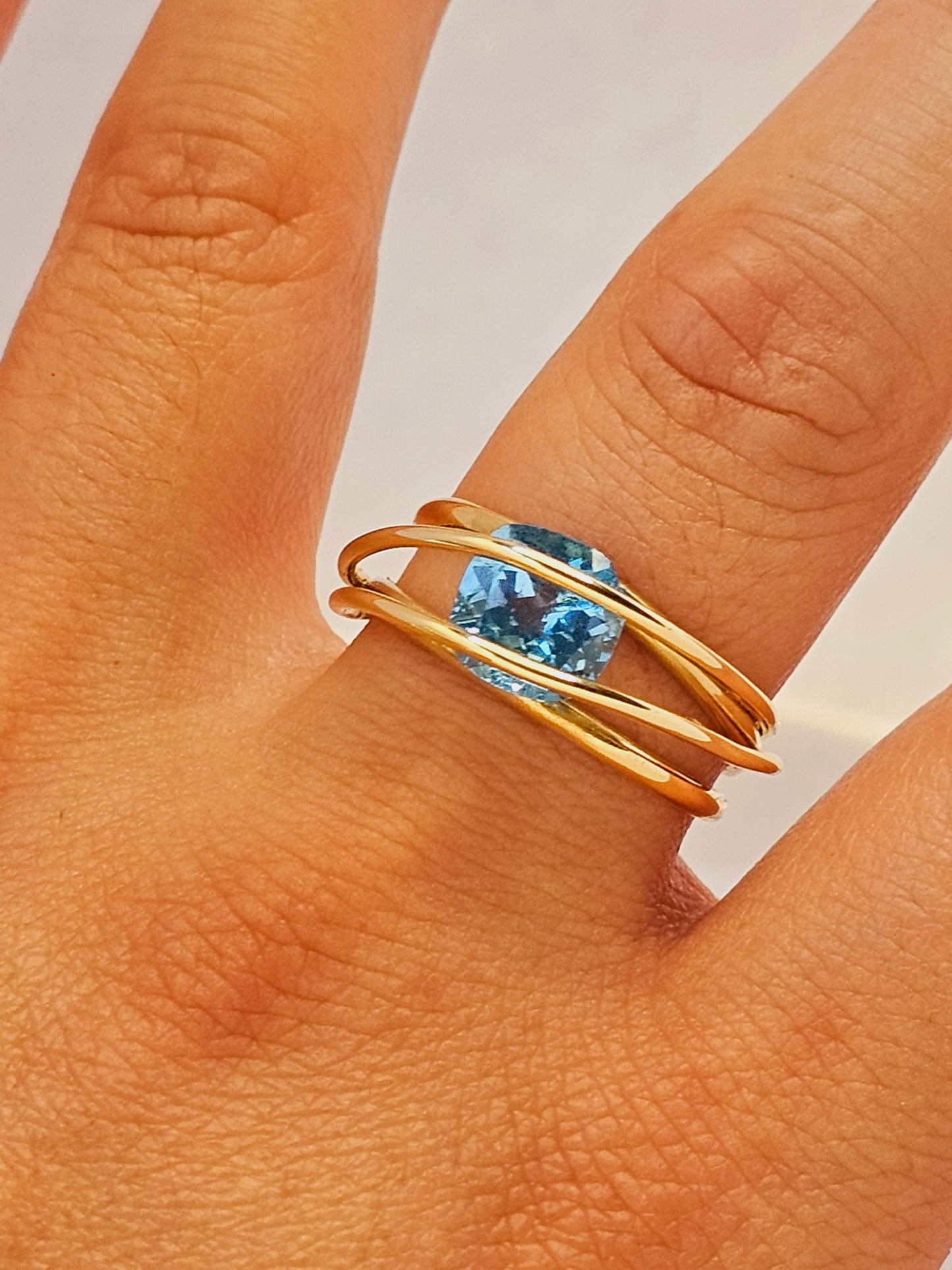 Unique Hawaiian Genuine Blue Topaz Ring, 18k Gold solid