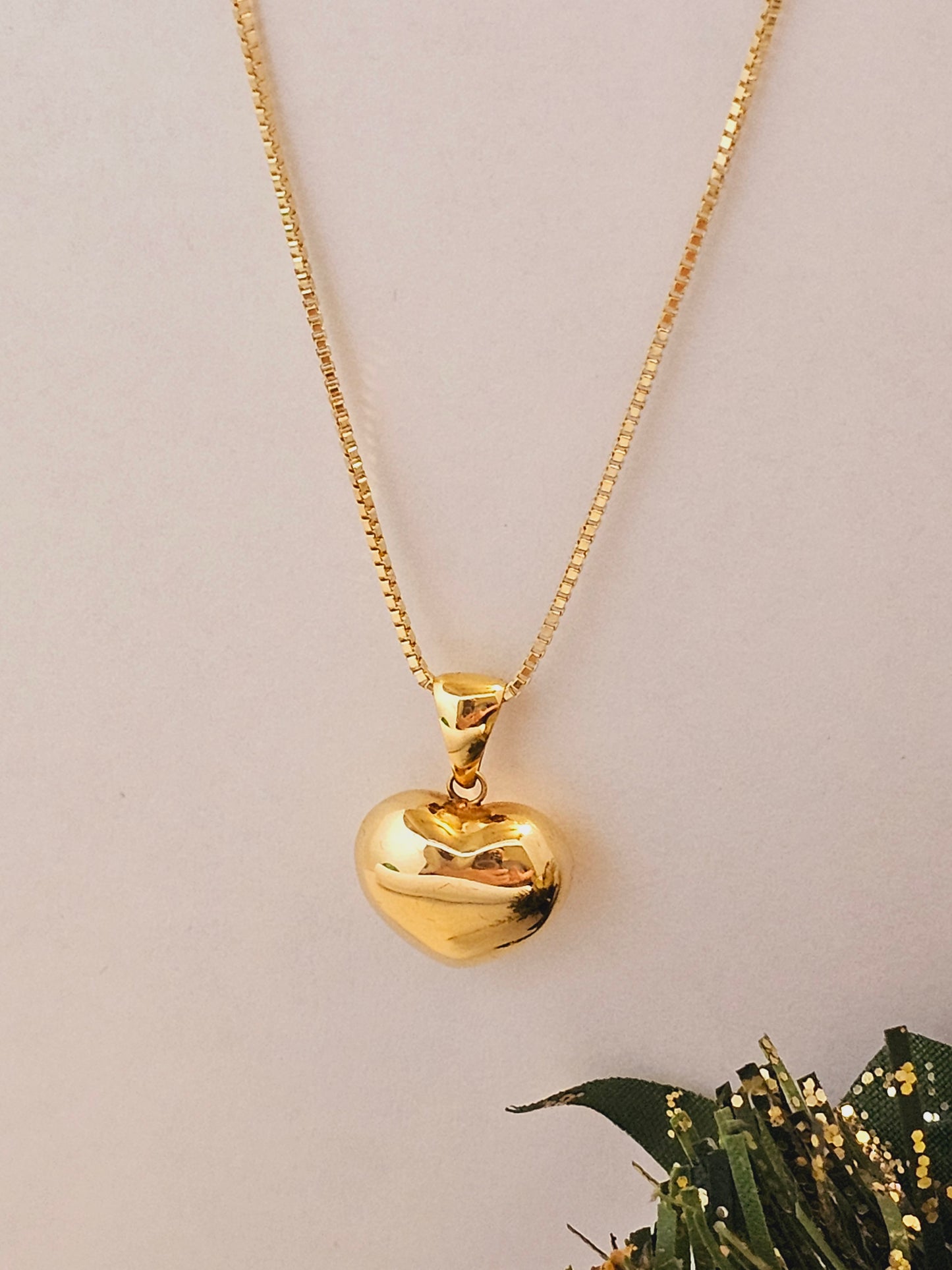 Chain with heart pendant in 18k gold 20"