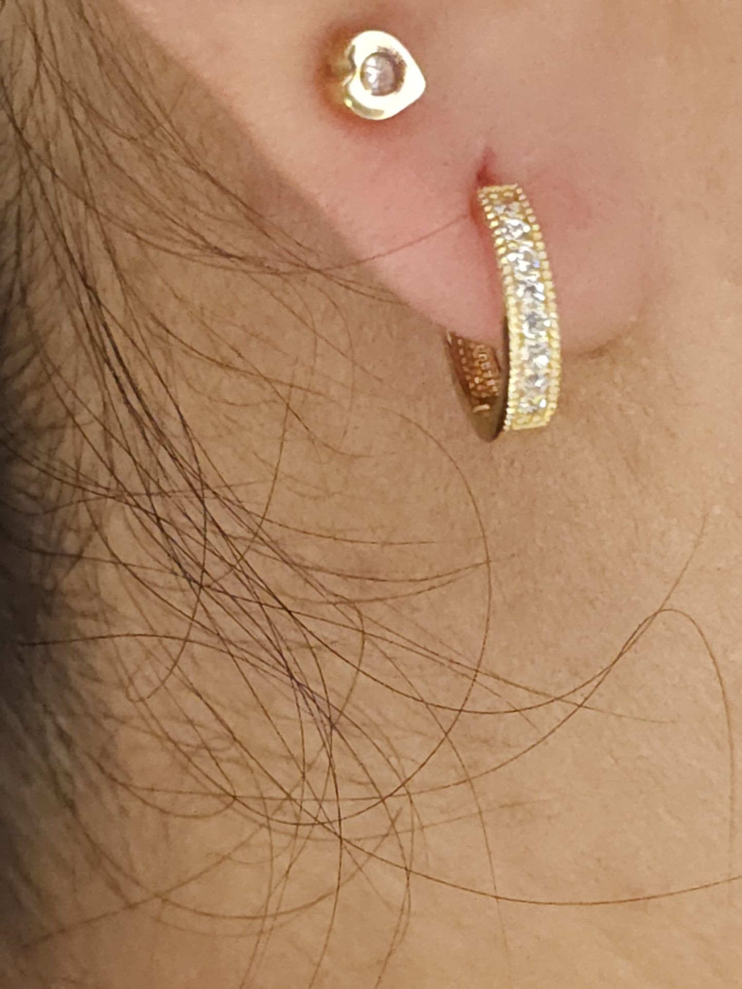 Gold Earring with Crystal stones.