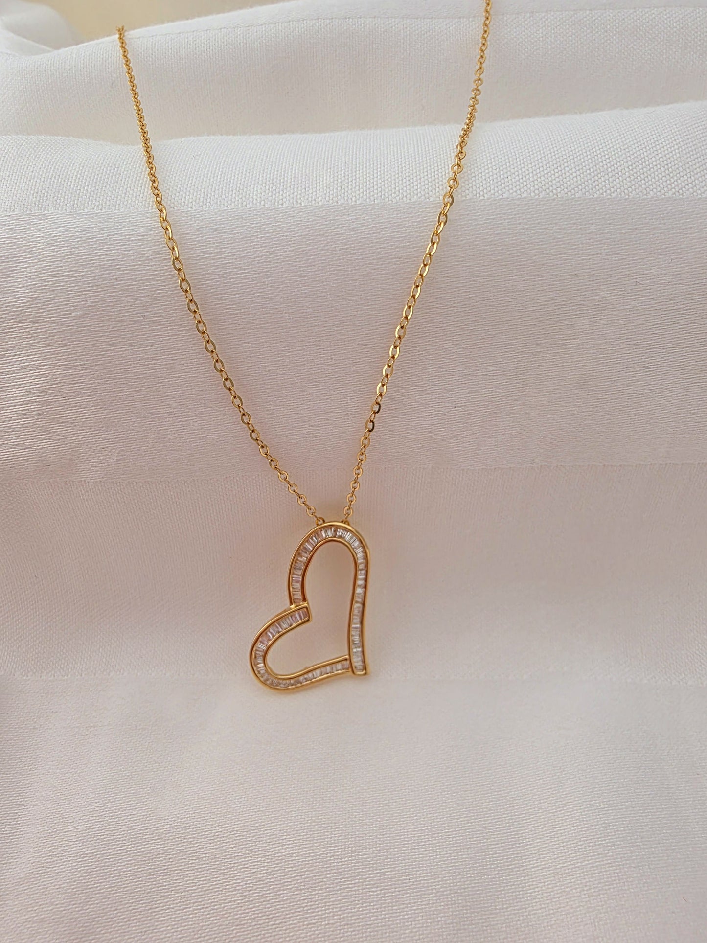 Diamond Heart Outline Pendant Necklace