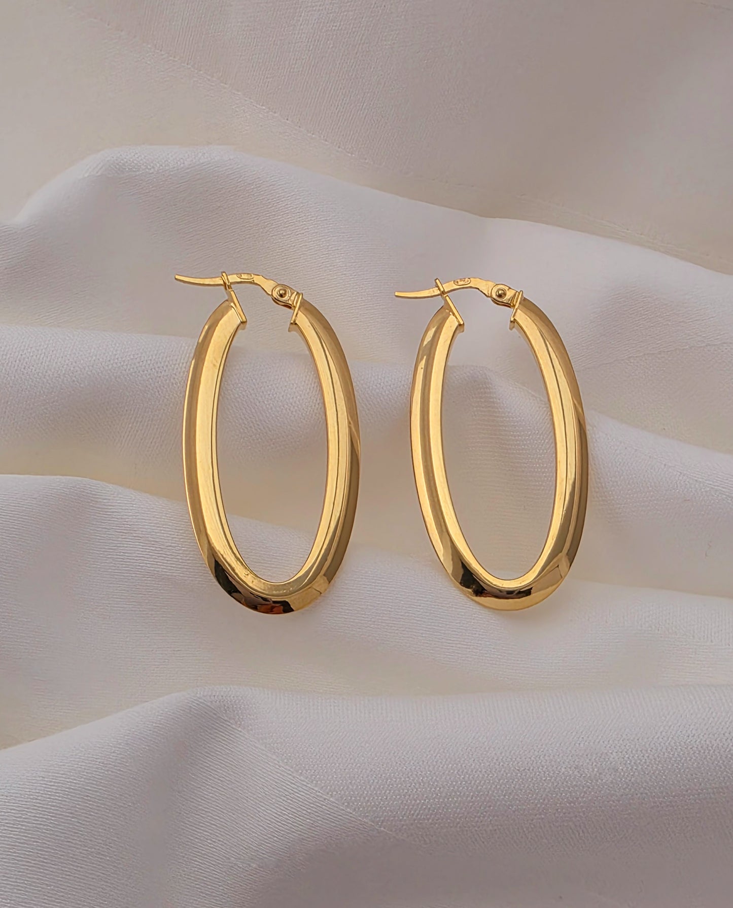 Classic Gold Oval Hoop Earrings 14k gold