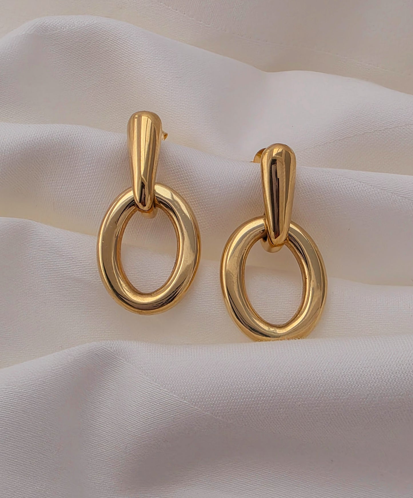 14k Gold Modern Circle Drop Earrings