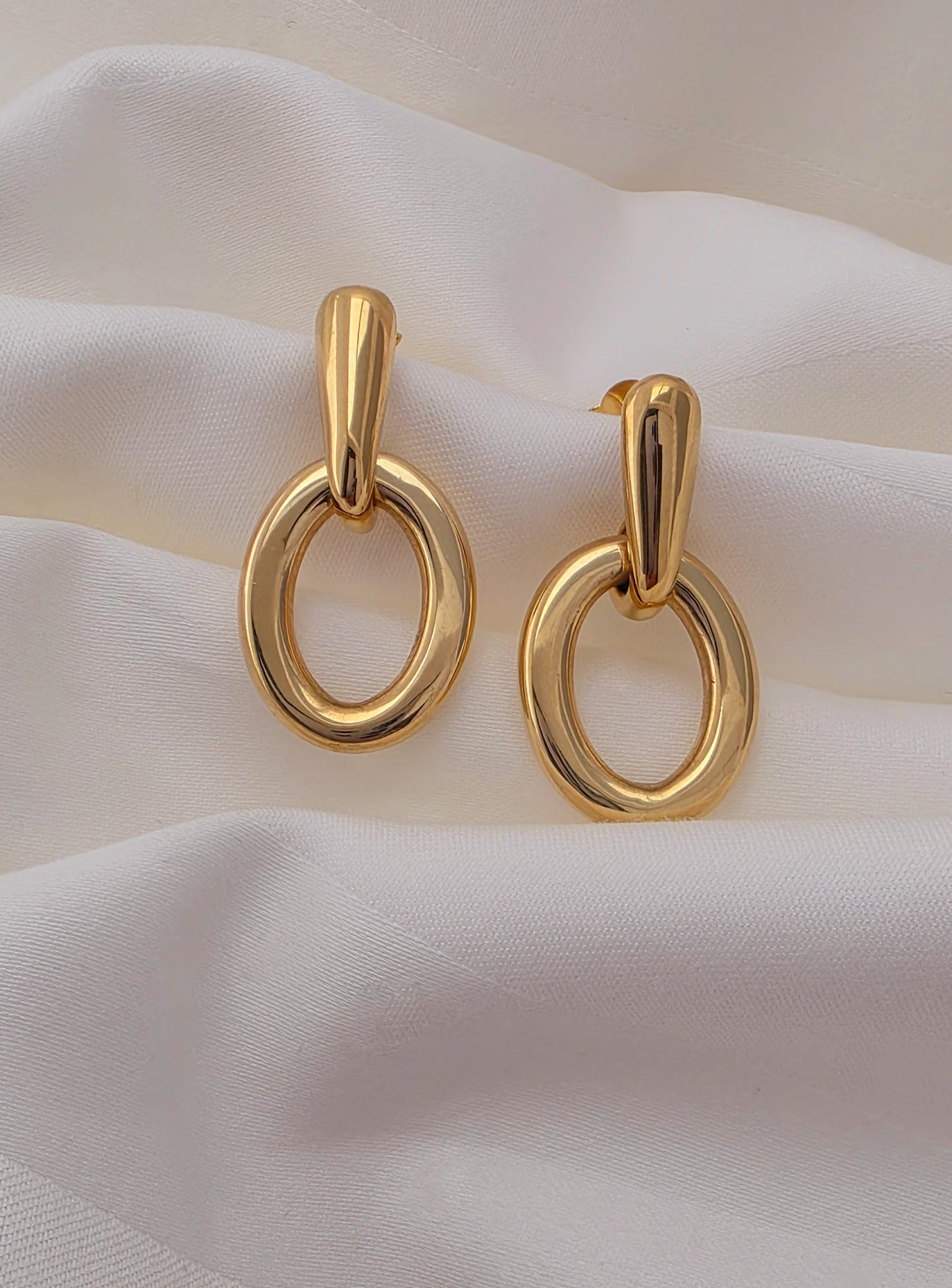 14k Gold Modern Circle Drop Earrings