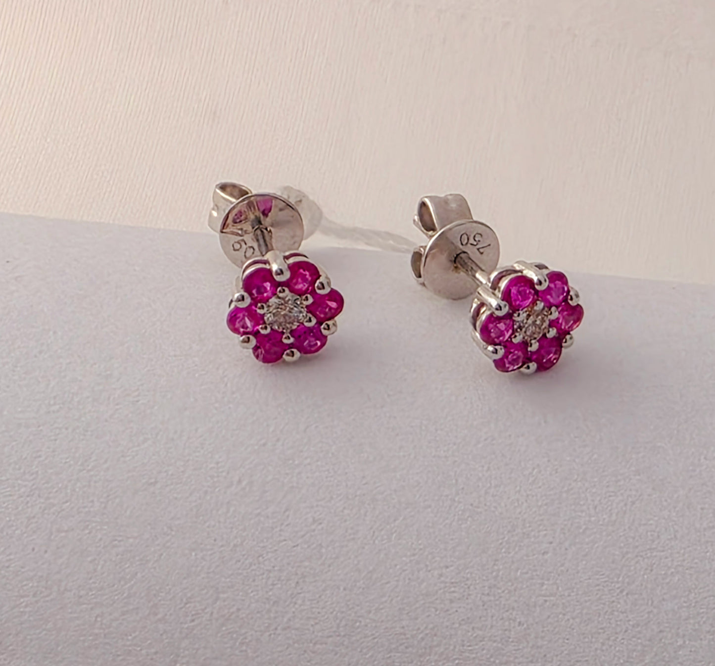 18k Gold Ruby Flower Stud Earrings