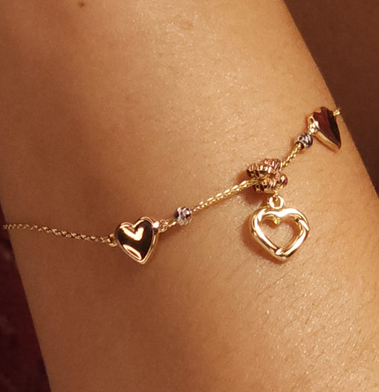 Pulsera Oro Diamantado con 3 Corazones en 3 tonos.