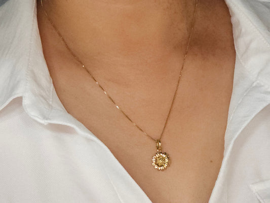 Veneciana Necklace with Sunflower Pendant.