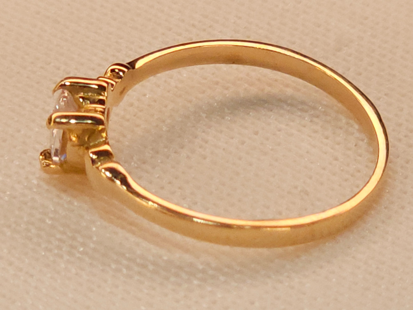 Heart Cristal Gold Ring.