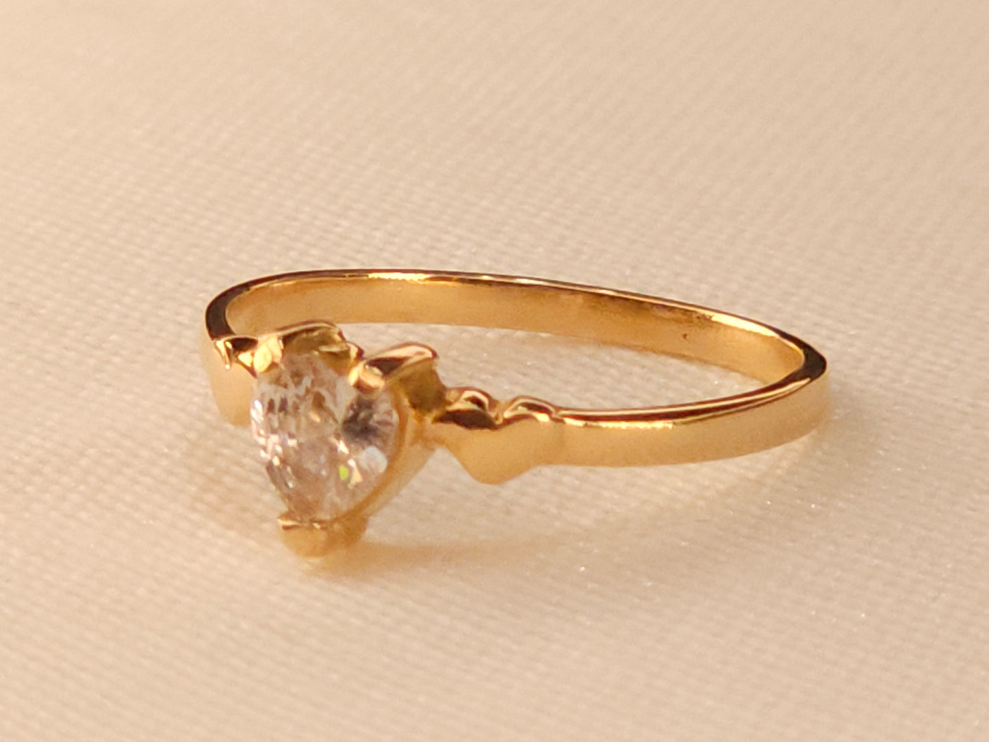 Heart Cristal Gold Ring.
