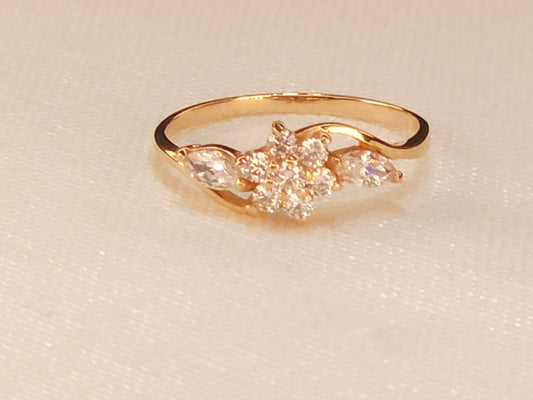 Rose Cristal Golden Ring with 2 side cristals.