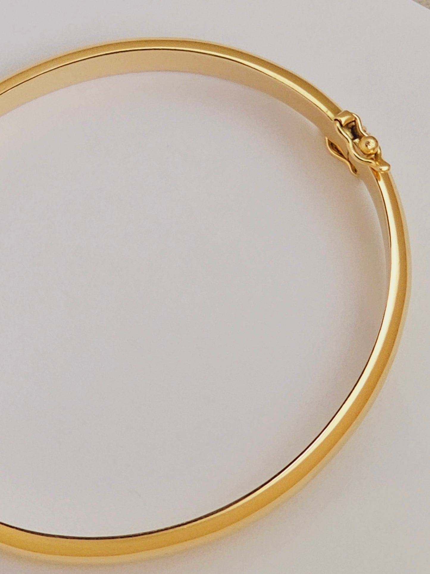 Oval Bangle Bracelet
