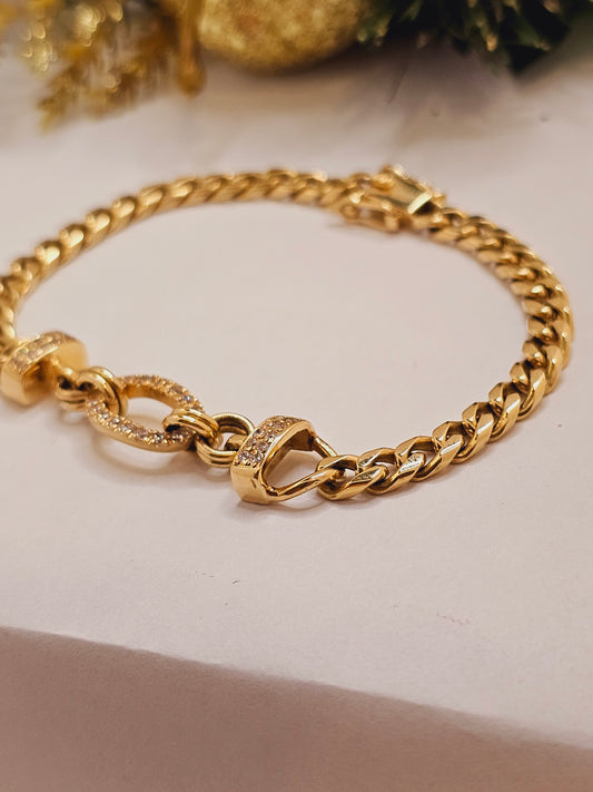Chain Sofis Bracelete gold with oval zircon.