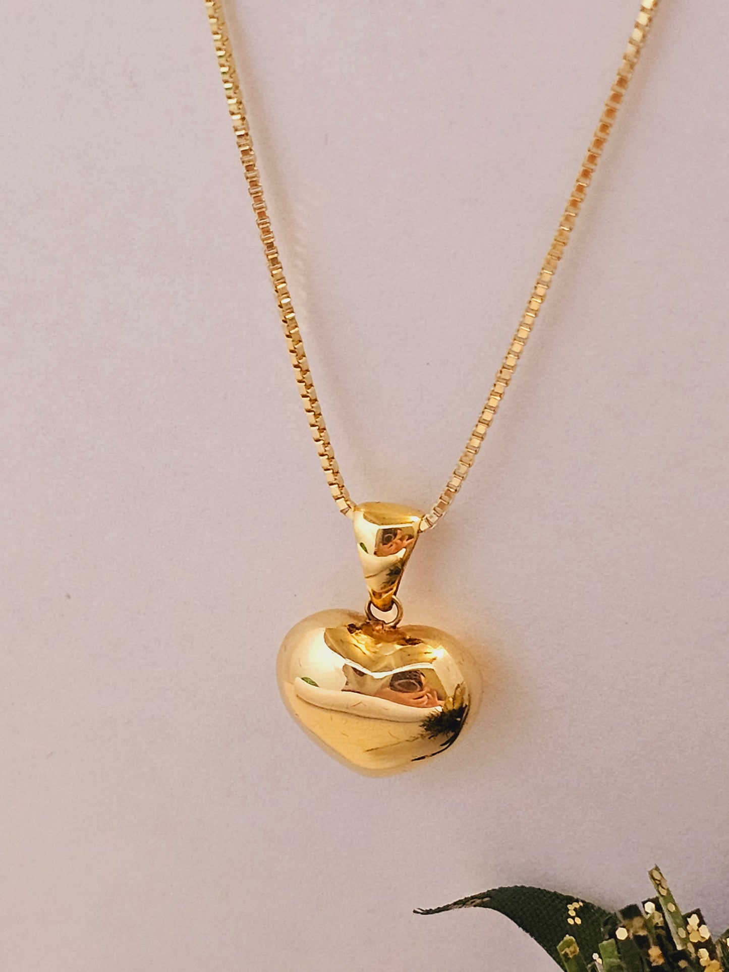 Chain with heart pendant in 18k gold 20"