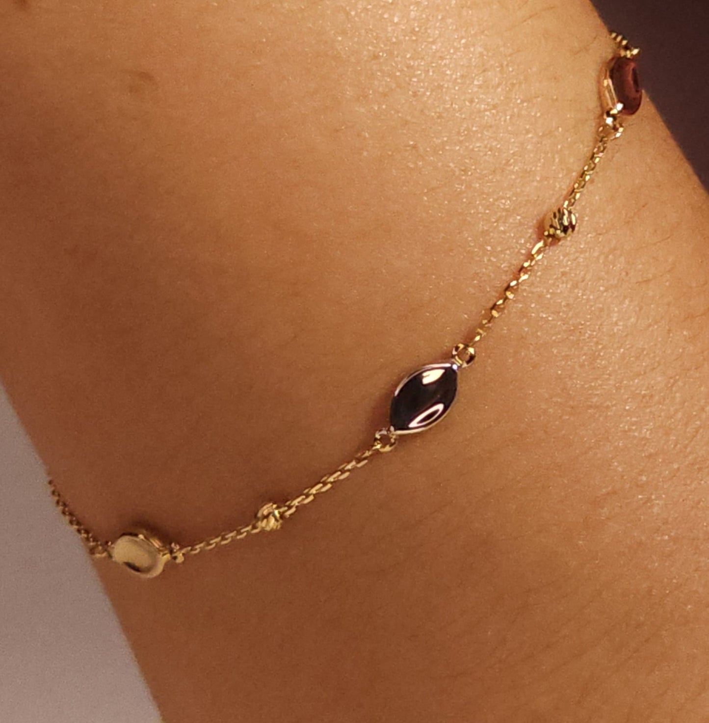 Bracelet Esferas Oro en 3 Colores.