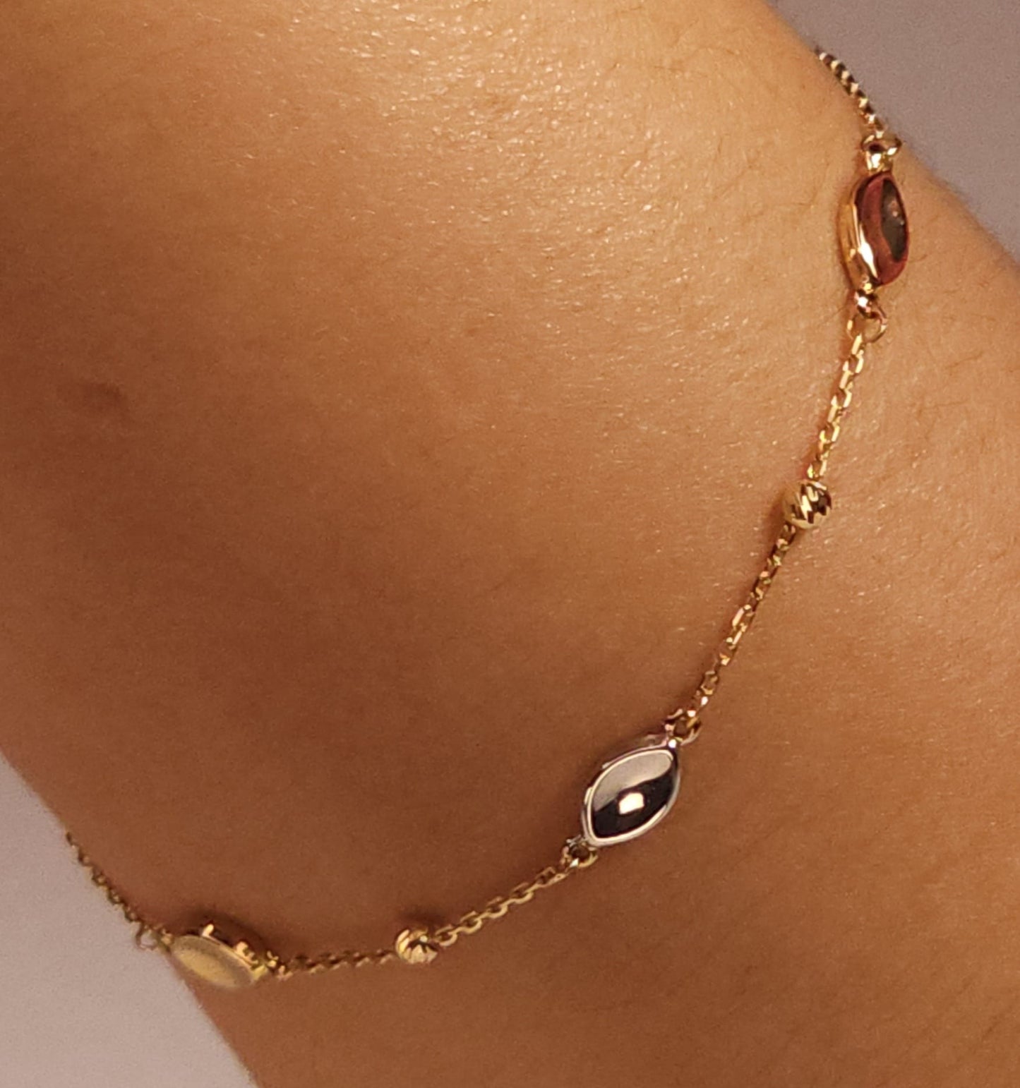 Bracelet Esferas Oro en 3 Colores.