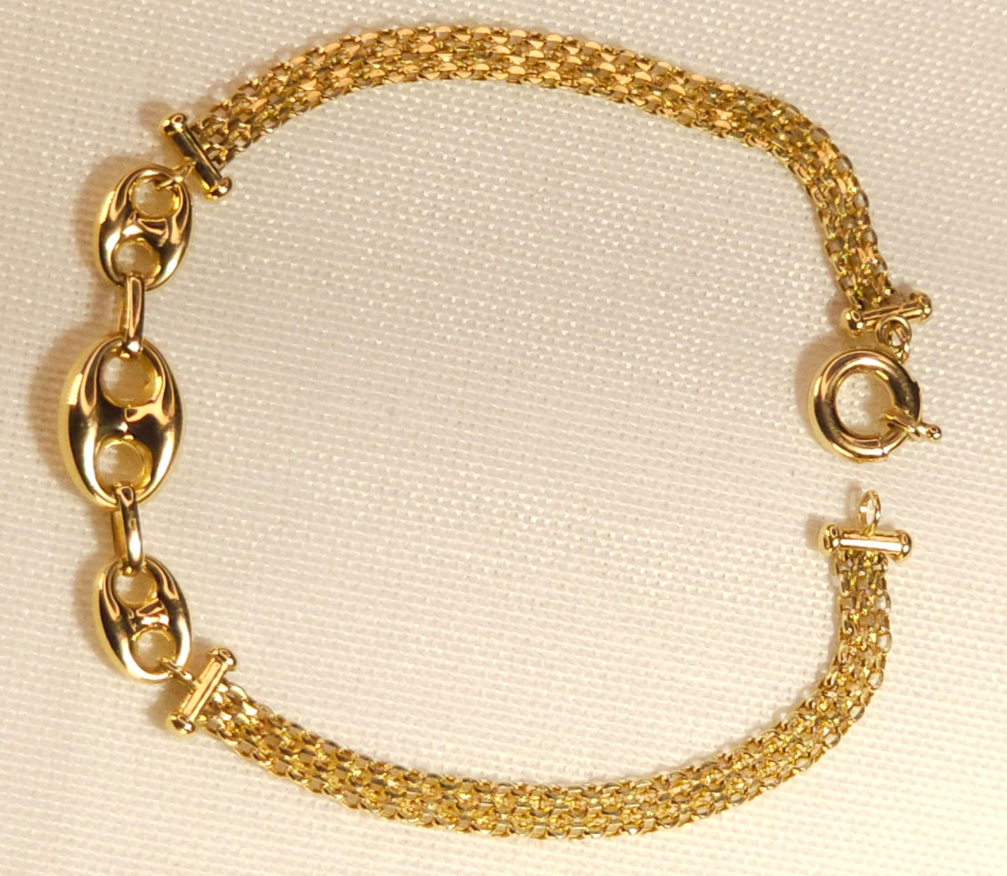 Bracelet correa con 3 botones.