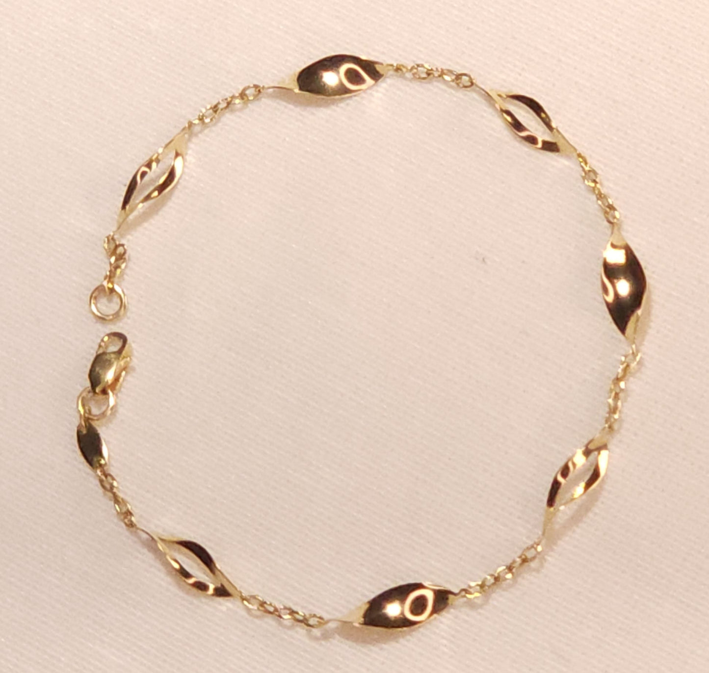 Bracelet con Hojuelas.