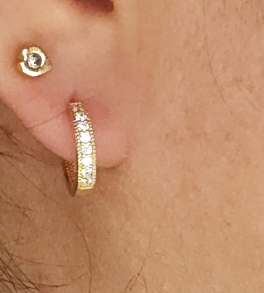 Gold Earring with Crystal stones.