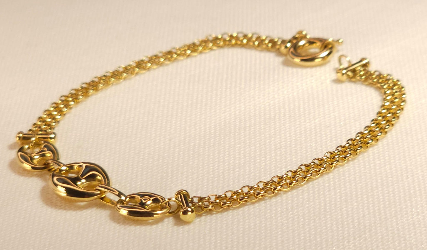 Bracelet correa con 3 botones.