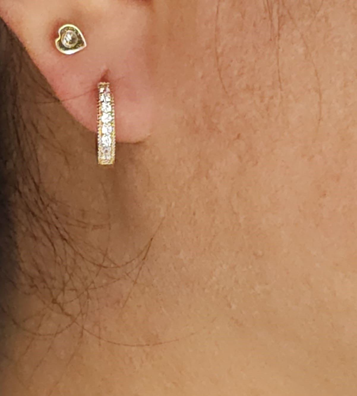 Gold Earring with Crystal stones.