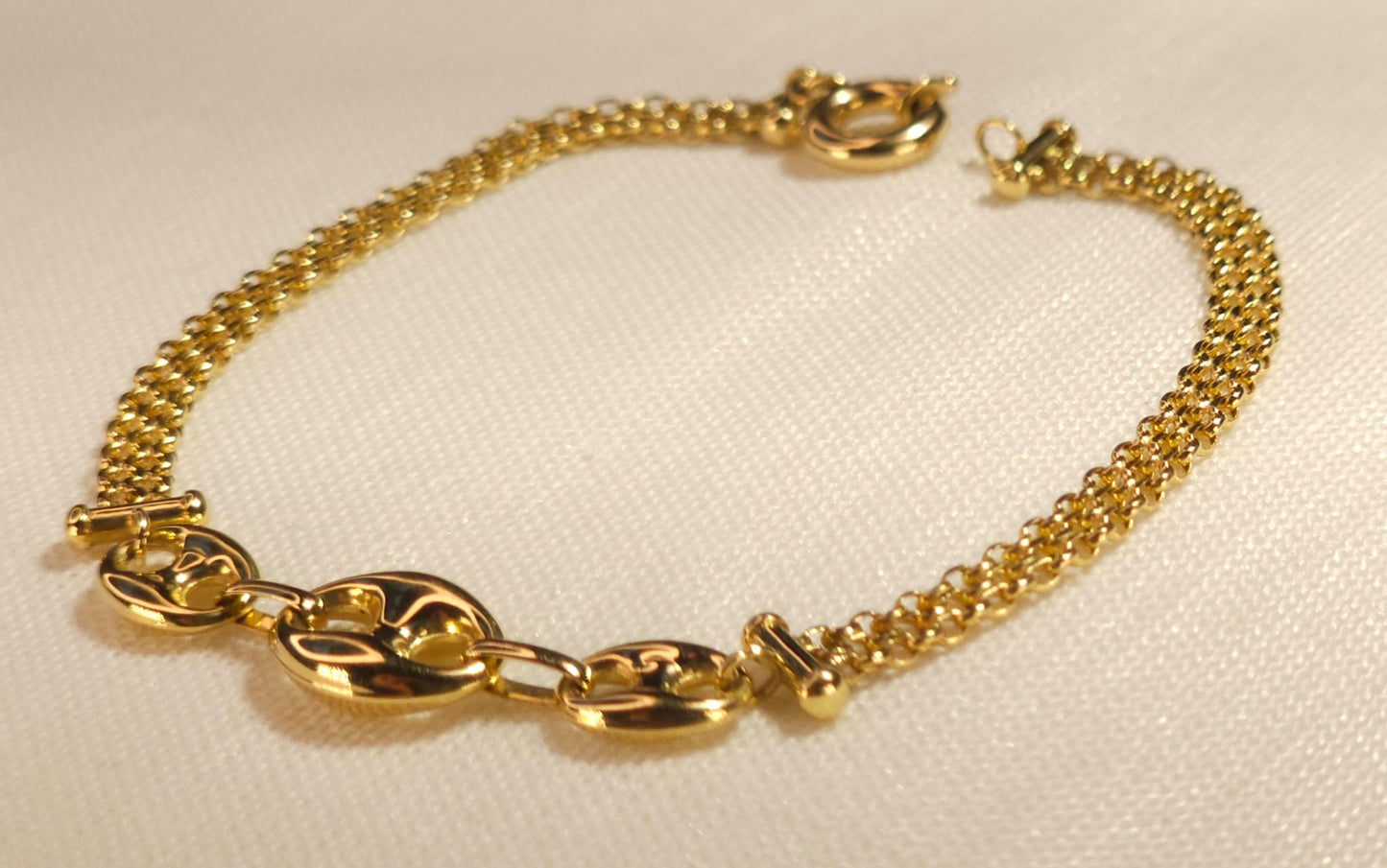 Bracelet correa con 3 botones.