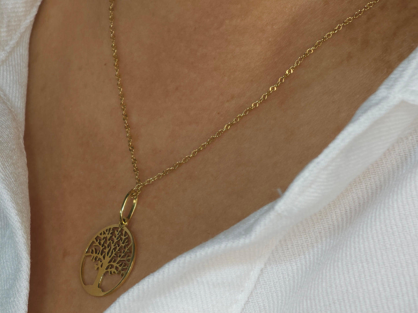 Necklace with Tree of Life pendant