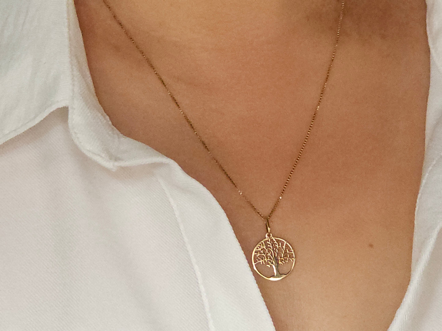 Veneciana Necklace with Tree of Life Pendant.