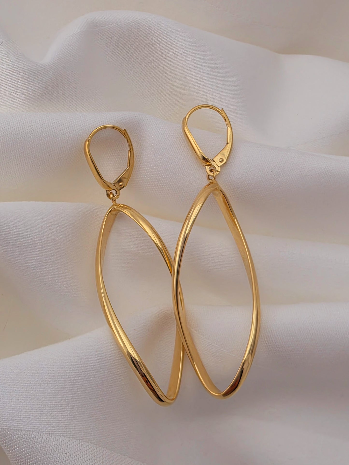 "14k Gold Teardrop Hoop Earrings