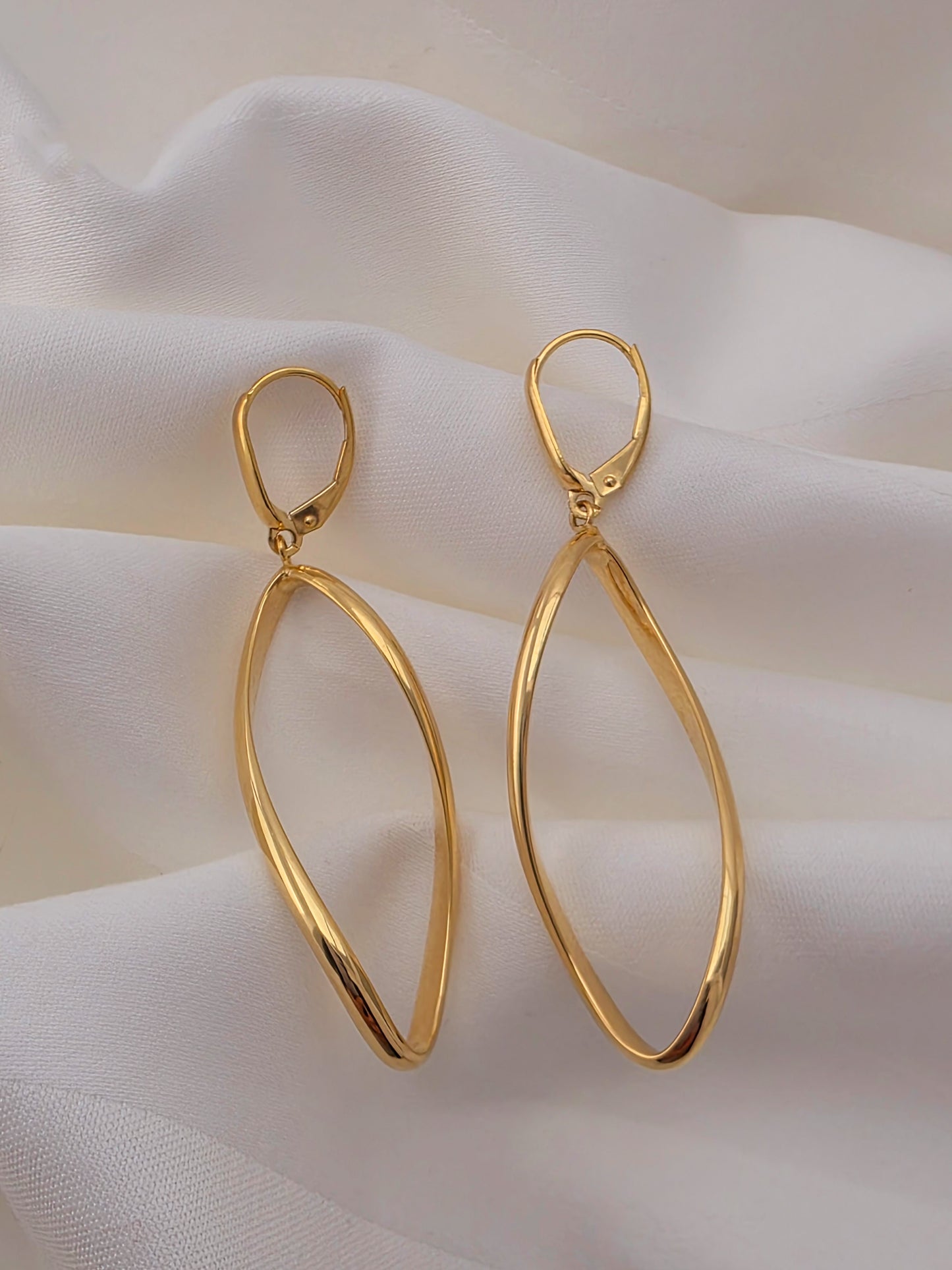 "14k Gold Teardrop Hoop Earrings