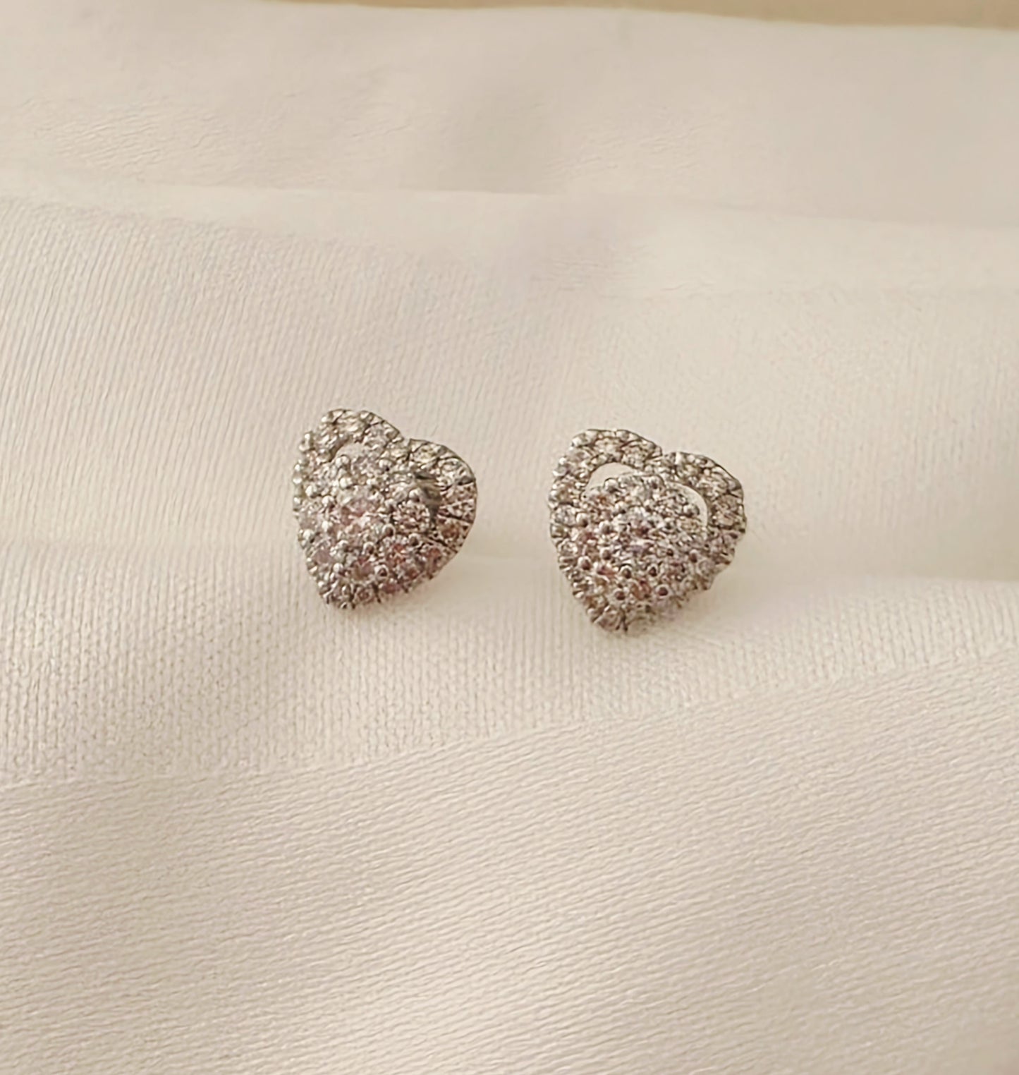 18k White Gold Diamond Heart Cluster Stud Earrings.